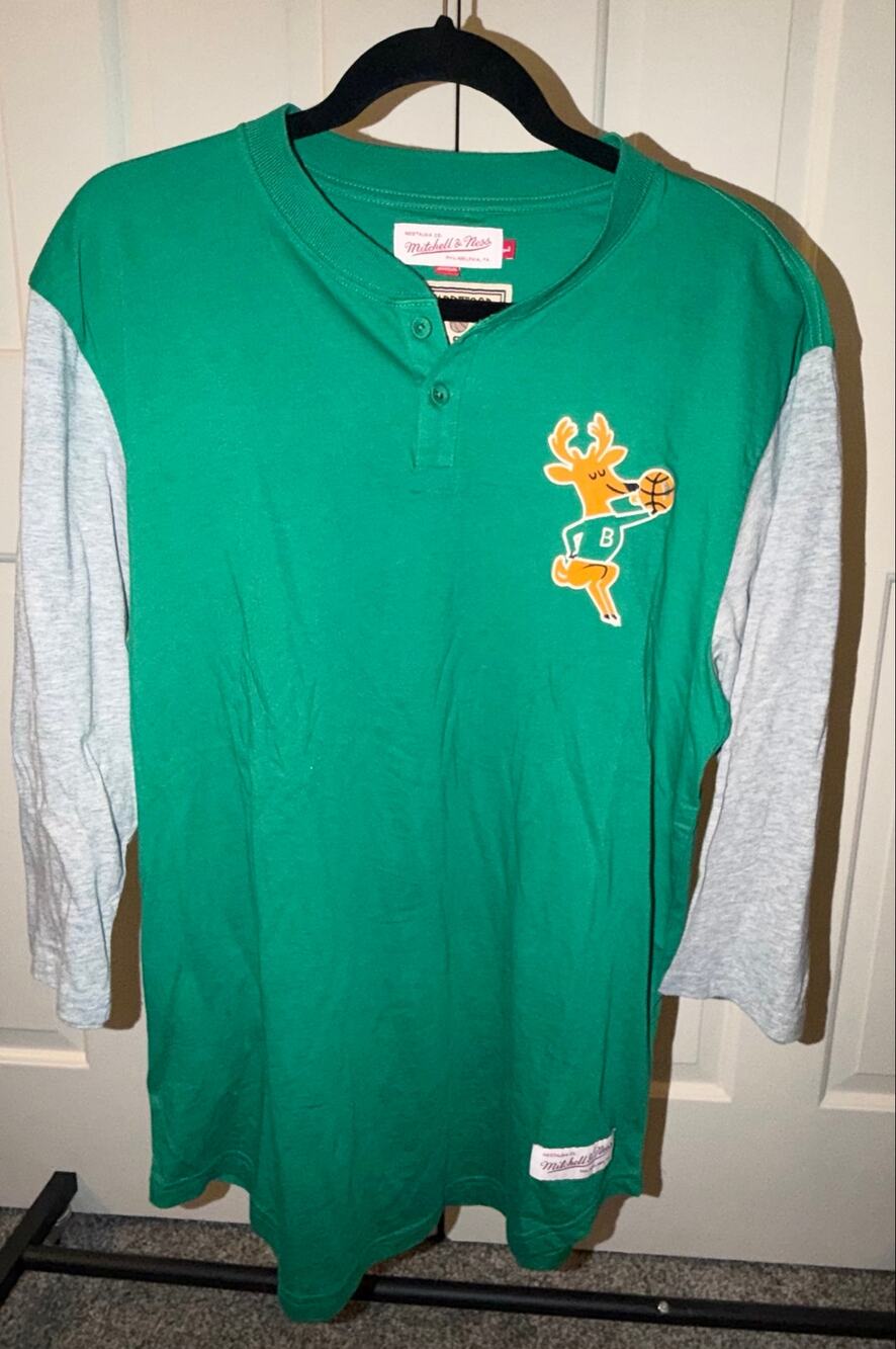 Mitchell & Ness Milwaukee Bucks Hardwood Classics Henley Men’s